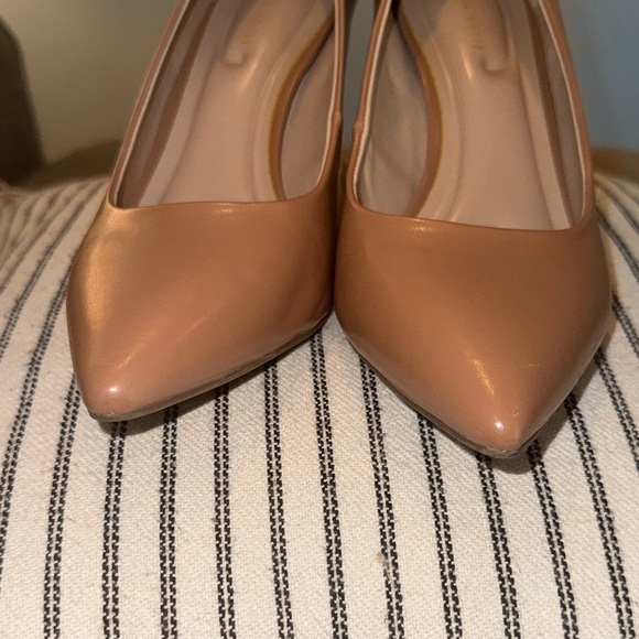 Kelly & Katie Tan Pumps - Picture 8 of 10